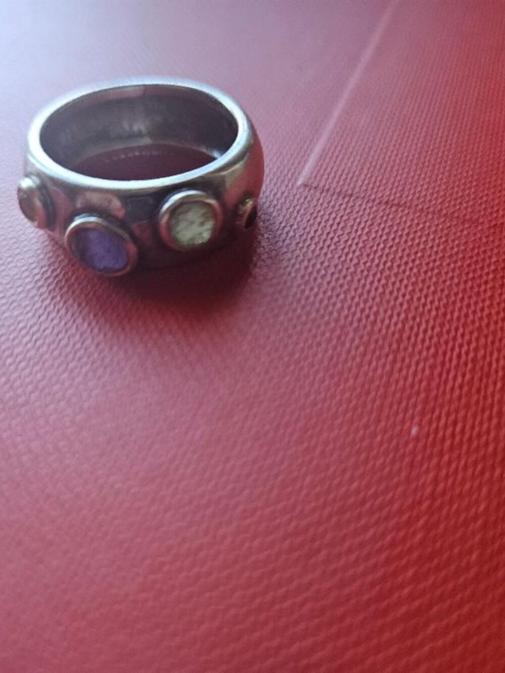 Beautiful Silver Band with Amethyst - Picture 10 of 12